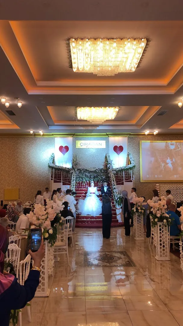 Çırağan Plus Düğün ve Davet Salonu galeri görseli